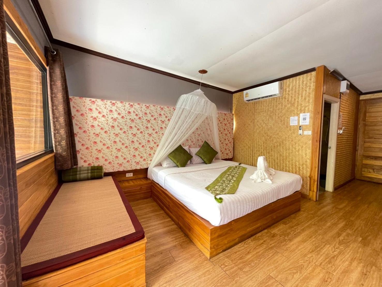 The Hub Erawan Resort Chongsadao Екстериор снимка